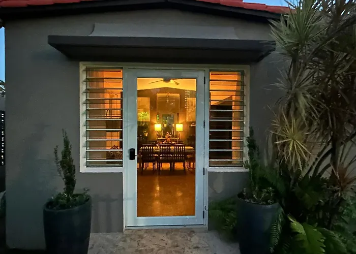Isla Verde By The Beach Guest House