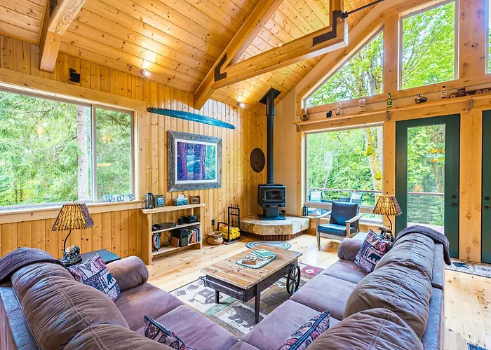 Olympic Nat'L Park Base: Luxe Port Angeles Cabin
