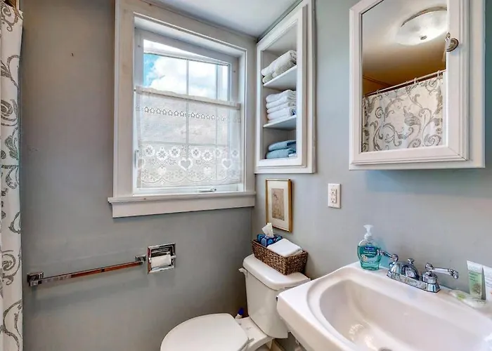 Lovely Studio W/Full Kitchen/Free Wifi- Next To River/Antique Shops/Restaurants