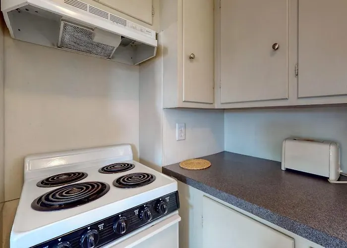 Lovely Studio W/Full Kitchen/Free Wifi- Next To River/Antique Shops/Restaurants