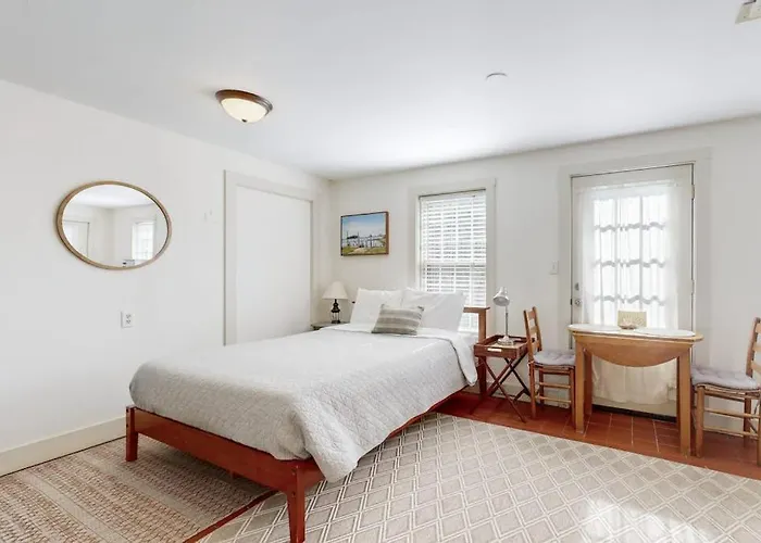 Downtown, Ground Floor Studio Near The Ocean W/Patio, Outdoor Dining Area & More