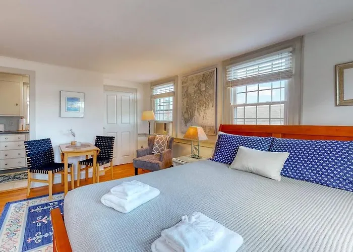 Lovely Studio W/Full Kitchen/Free Wifi- Next To River/Antique Shops/Restaurants