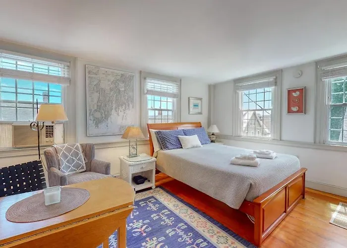 Lovely Studio W/Full Kitchen/Free Wifi- Next To River/Antique Shops/Restaurants