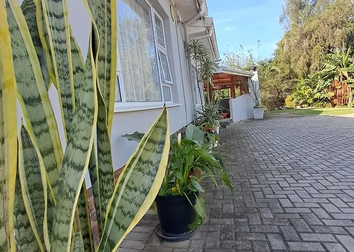H G Deluxe Suites