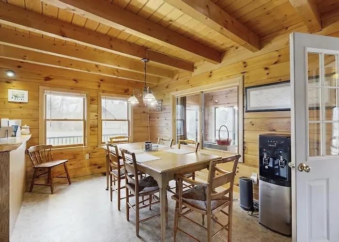 Wonderful Lakefront Gem W/ Free Wifi, Dock, Private Beach, Kayaks, Canoe & More
