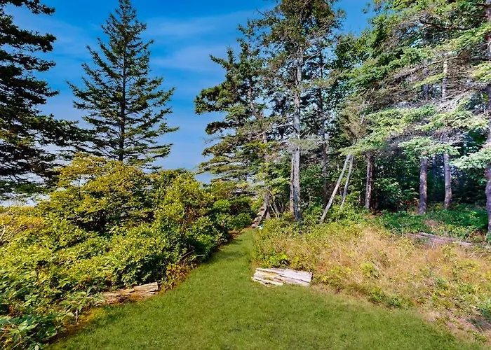 Dog-Friendly Oceanfront Cottage With Views