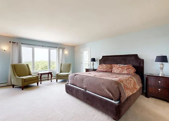 Expansive Modern Home W/ Ocean View, Gorgeous Garden & Dog-Friendly