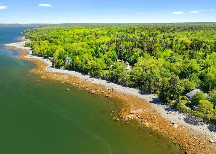 Charming Home With Stunning Bay Views, Sunroom, Gazebo, Deck, & Grill