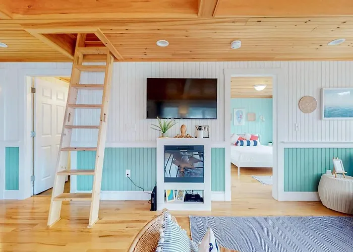 Dazzling Ocean-View House With Fireplace, Deck, Firepit, Central Ac, & W/D