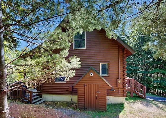 Dog-Friendly Lakefront Home With Deck, Grill, Wifi, Shared Dock & Water Access