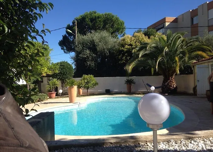 Villa Elegante Avec Piscine Privee A Le Cannet