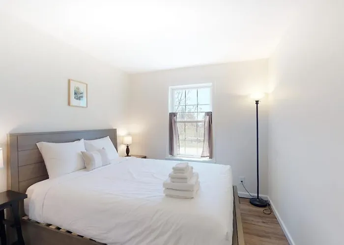 Tranquil Getaway On The Coast With Beach Access, Ocean Views, & Screened Porch