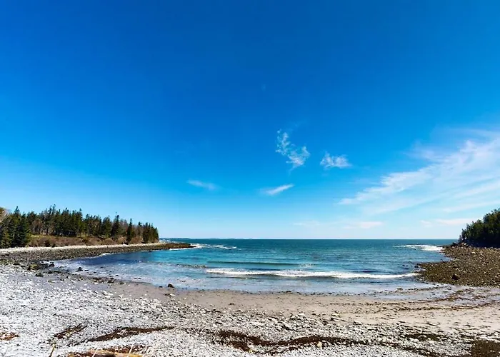 Tranquil Getaway On The Coast With Beach Access, Ocean Views, & Screened Porch