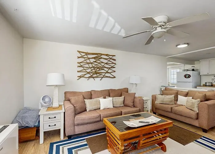 Well-Located, Dog-Friendly Home - Walk To Footbridge & Barrett Park