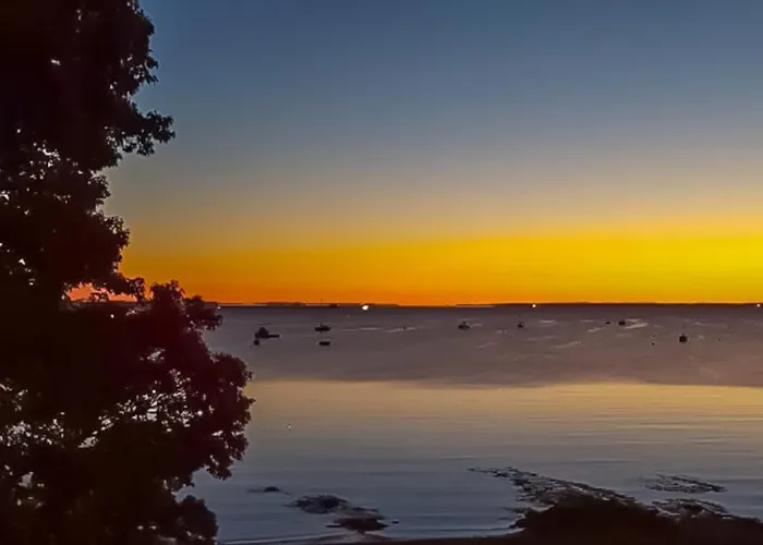 Waterfront Home With Beautiful Bay Views - Near Shops & Dining