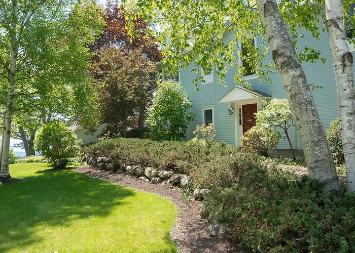 Great Home With Water View - One House From Harbor - Washer/Dryer & Dog-Friendly