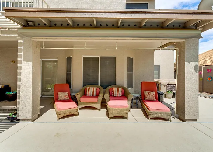 1 Mi To Surprise Stadium! Home W/ Patio & Hot Tub