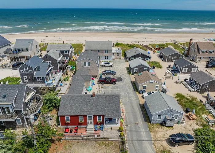 East Sandwich Beachfront Retreat