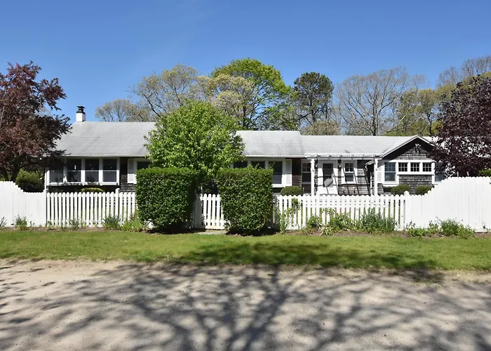 Spacious Beach House 6 Min Walk To Beach