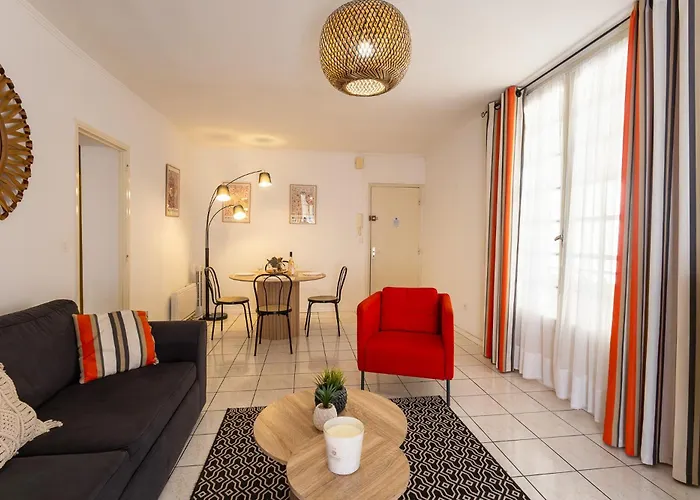 Polichinelle Hyper Centre - Wifi - Balcon & Parking Proche