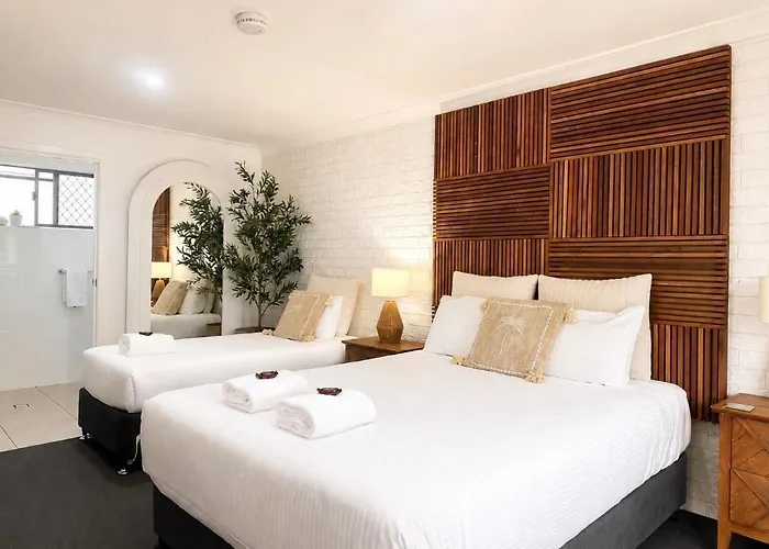 Beachmere Palms Motel