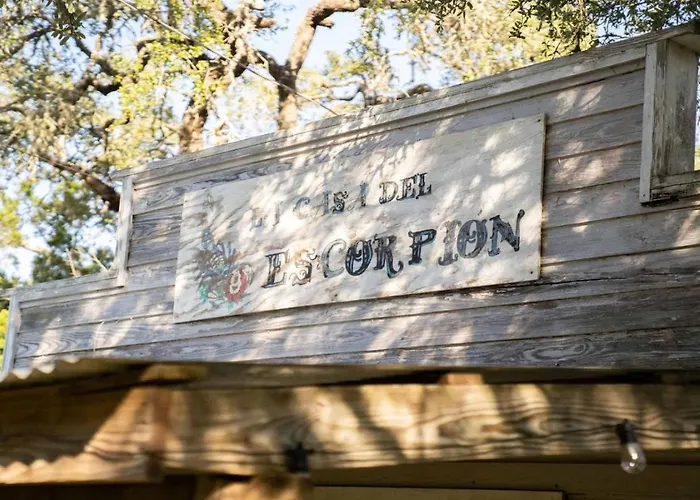 Outpost Vibes: Outhouse, Outdoor Shower & Pool
