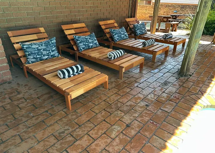 Koi Liv-Inn Bedfordview Ll Modern Guest House Near Or Tambo