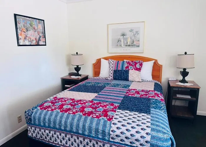 Golden West Motel
