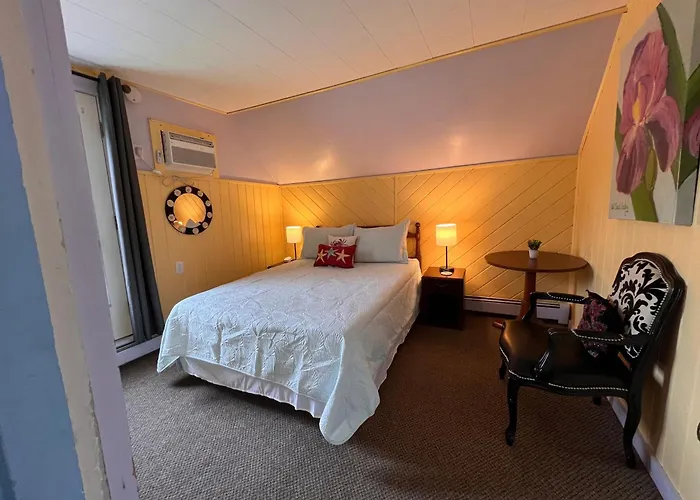 Claddagh Motel & Suites
