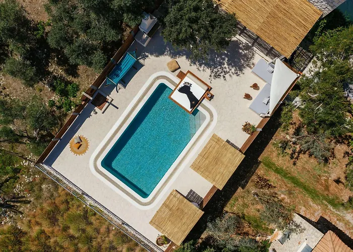 Emerald Villas & Suites - The Finest Hotels Of The World