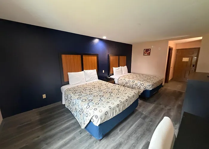 Paradise Inn & Suites