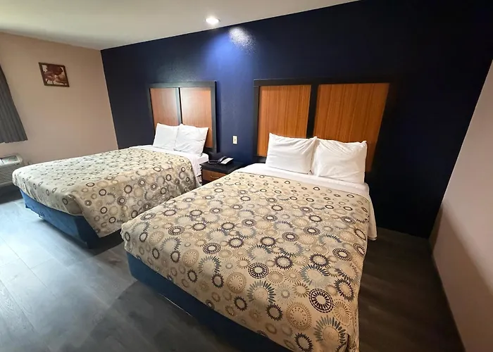 Paradise Inn & Suites