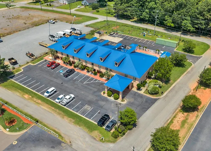 Gray Inn & Suites