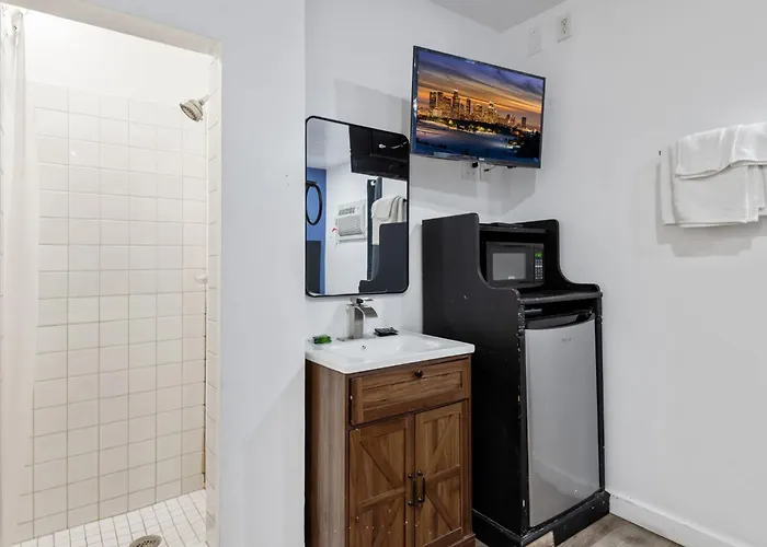 Encore Inn Inglewood