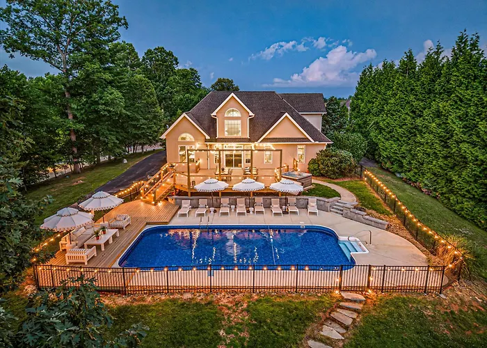 Luxury Retreat With Pool, Hot Tub & Game Lounge | 20 Mins To Dt Asheville