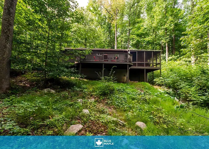 Secluded Oasis W Hot Tub, Screened-In Porch, Wifi!