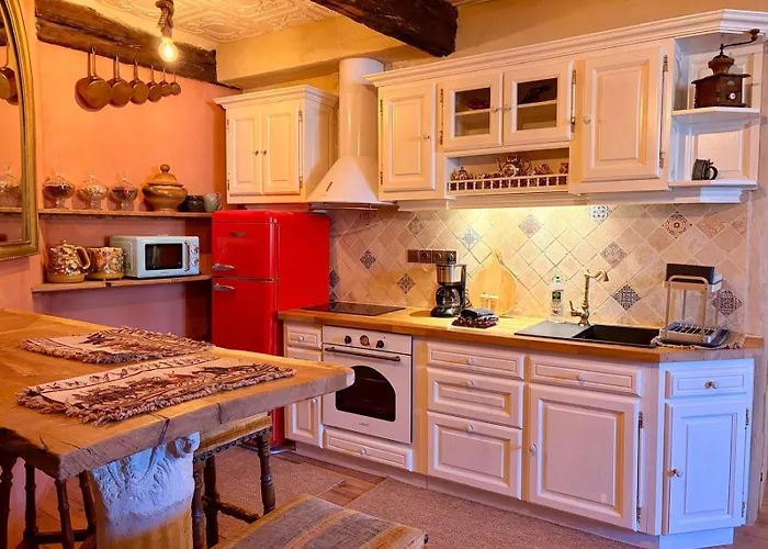 La Maison Des Templiers ~ Ostal Medieval ~ Logis Enchantes