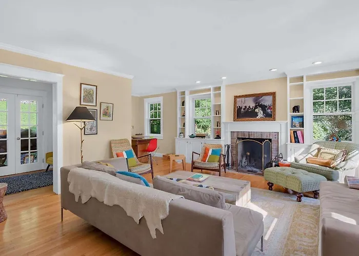 Classic Stockbridge Cottage