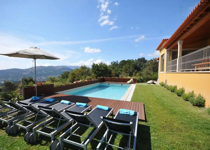 Superb Ponte De Lima Villa 4 Bedrooms Villa Arrincao Sauna