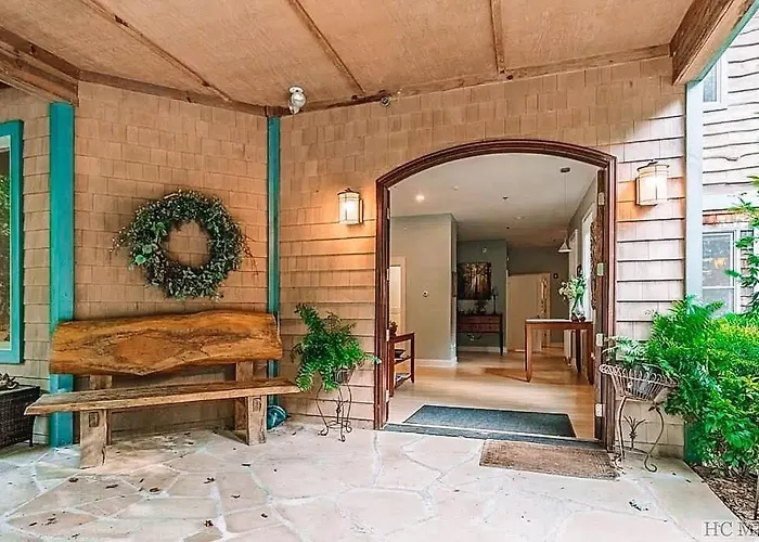 Highlands Retreat 7 Suite Mountain Home