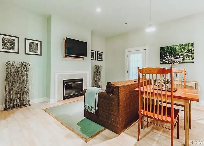 Highlands Retreat 7 Suite Mountain Home