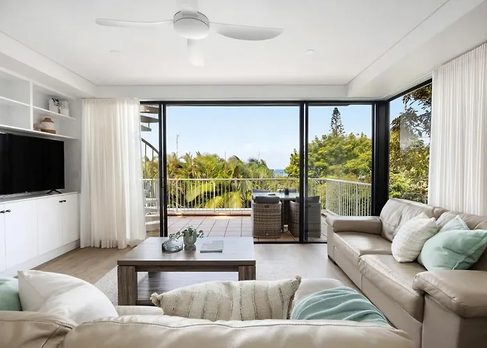 Breezy Beach Haven - Ocean Views & Roof Top Deck