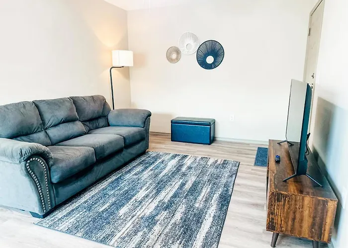 Cozy Comfort 1Br - Renovated, Private, Pet Welcome