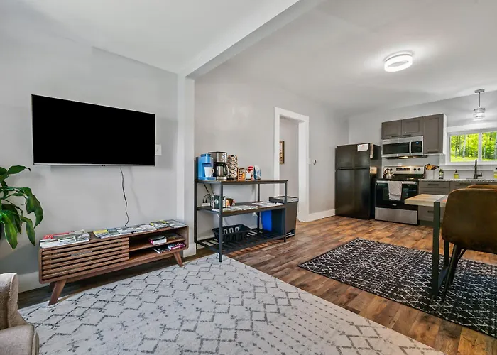 Willard Modern Cozy Apt 1St Floor