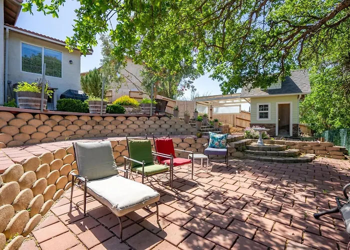 Manzanita Manorartistic Escape Near Downtown Paso