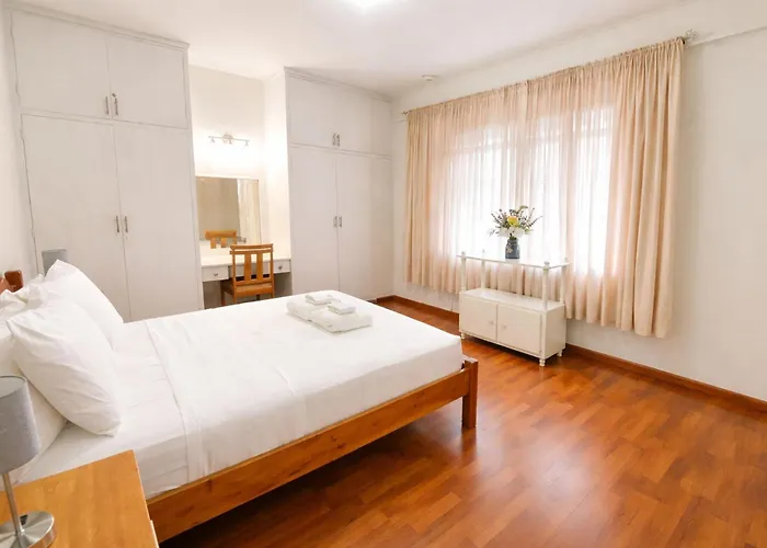 Mjs On The Savannah- Spacious 2-Bed Across From The Savannah