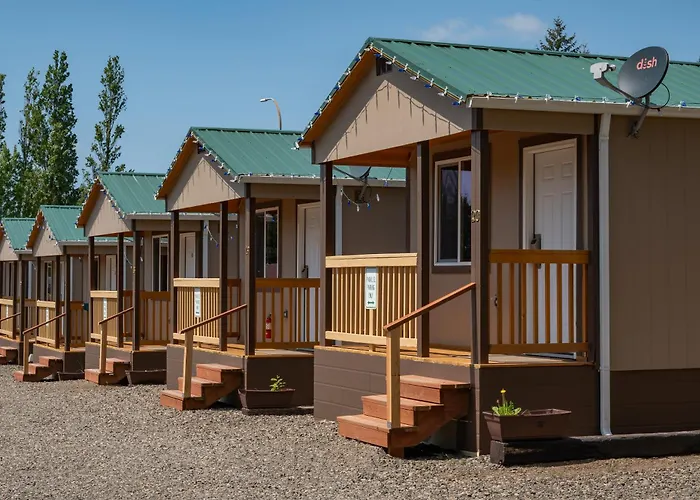 Far West Cabin-Tiny Homes Rental