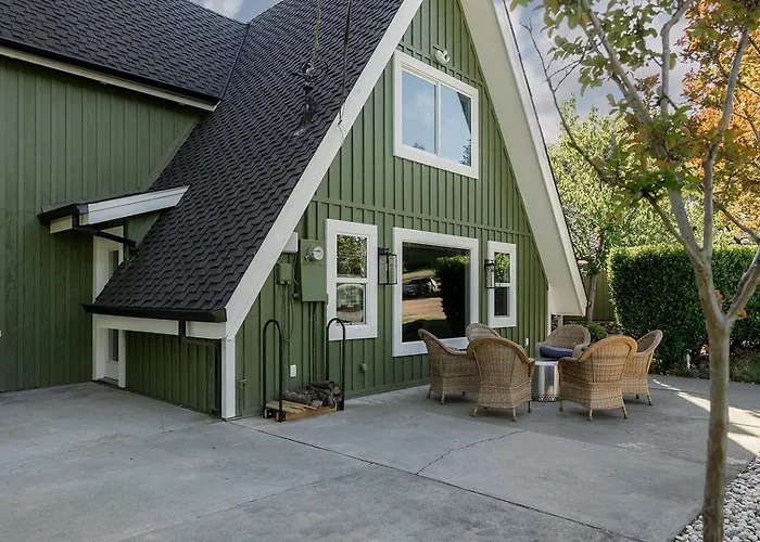 Lakefront Cottage At Lakewood