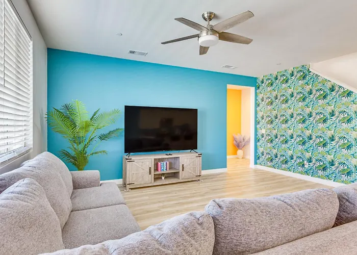 Coachella Home W/ Game Room & 1 Pm Check-Out