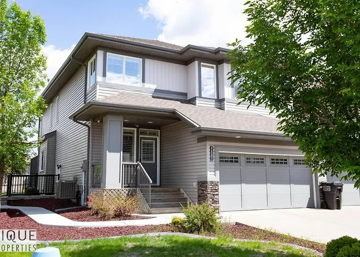 Spacious Bright Suite - Sleeps 4 - King Bed - Nflx